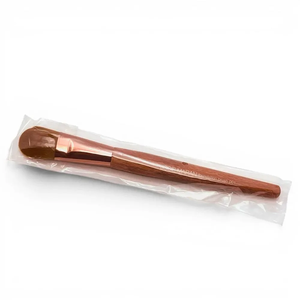 Josie Maran Foundation Makeup Brush 001- NEW